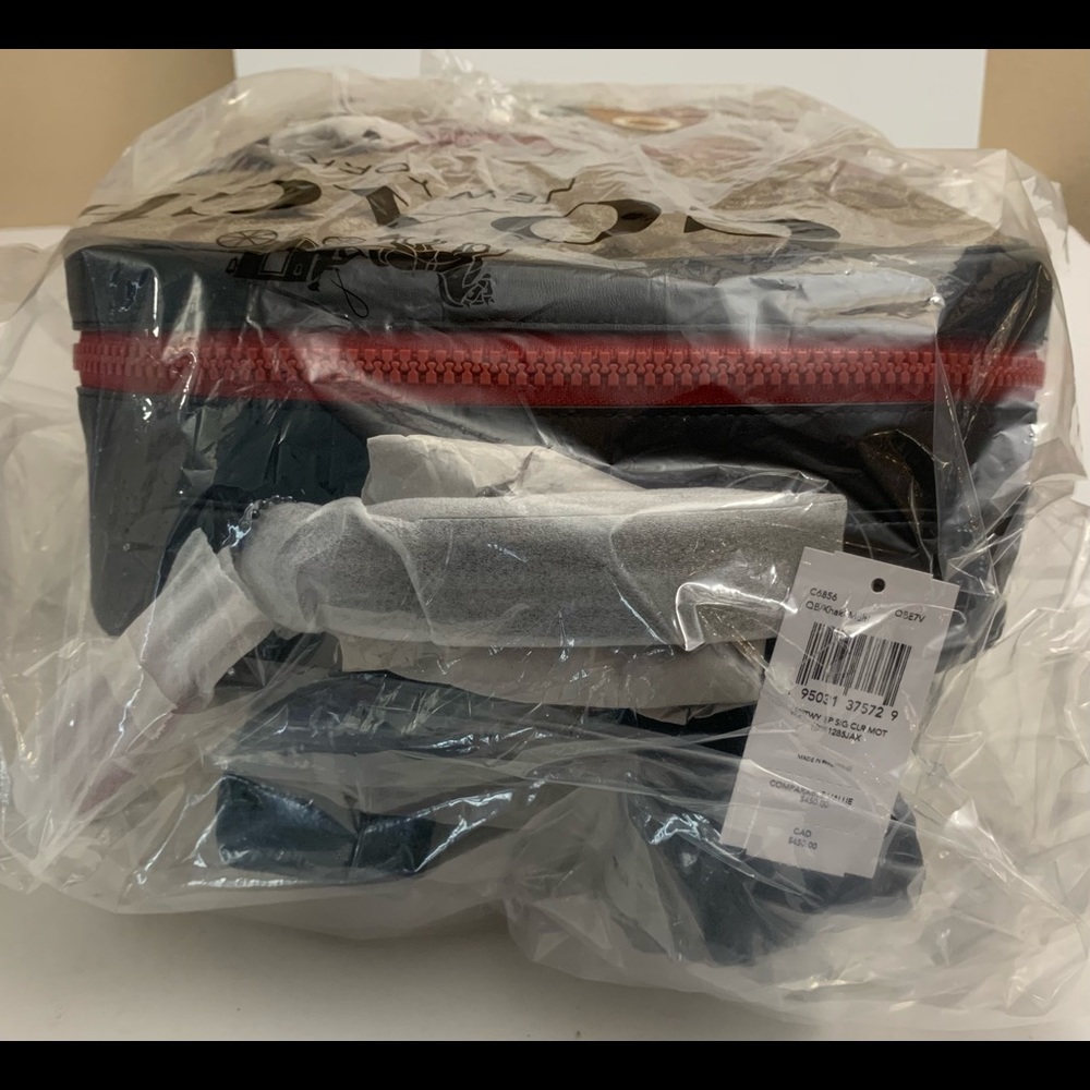 “HOST PICK” Coach Backpack in Signature Canvas - Picture 6 of 7